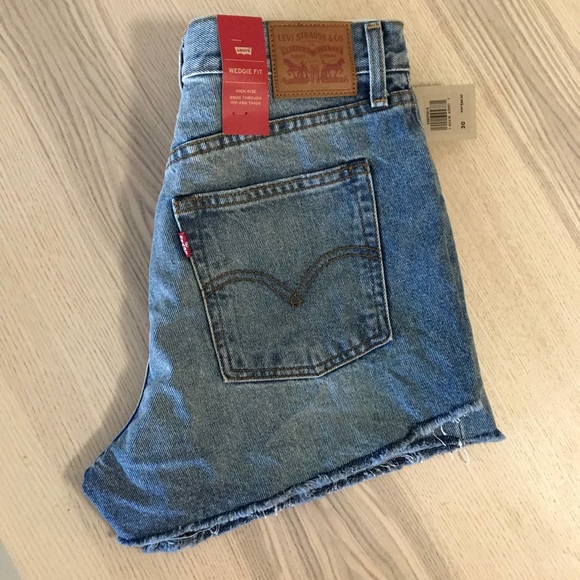 New levi’s highrise wedgie denim short size 30 - Picture 6 of 8